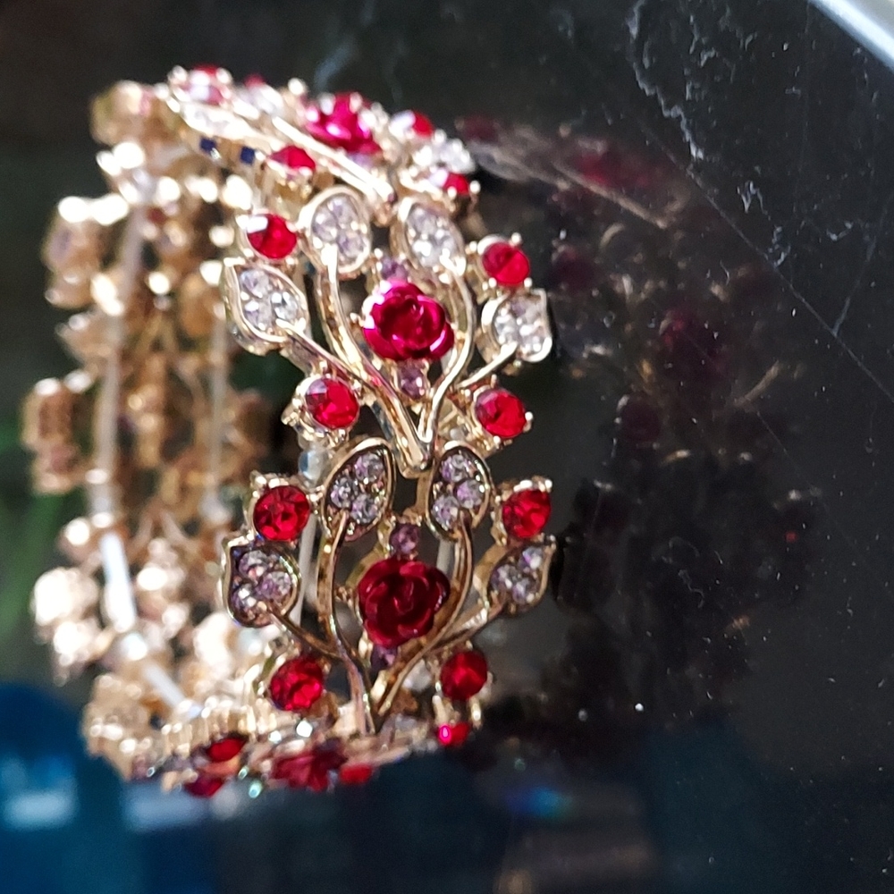 Rhinestones and Roses 🌹 goldtone bracelet, vintage, EUC - Picture 1 of 9